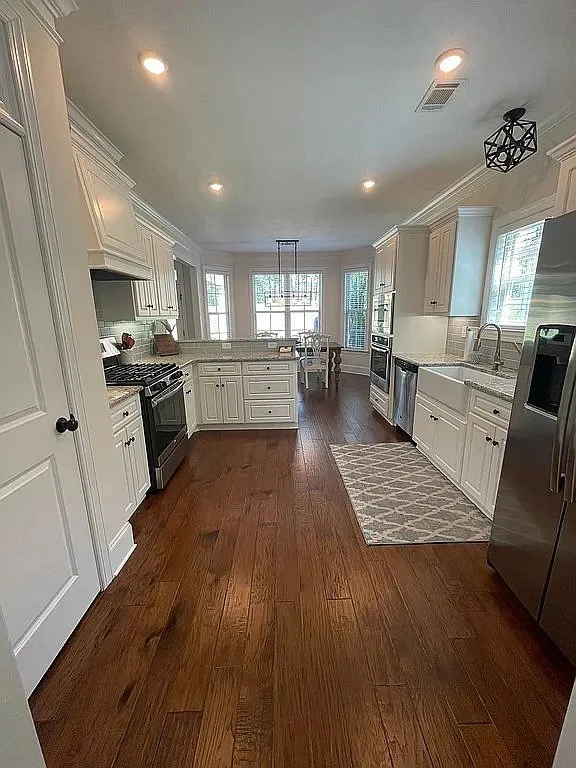 House 28, photo 13 of 13