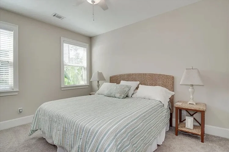 House 24, photo 11 of 14