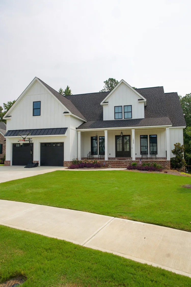 House 7, photo 1 of 16