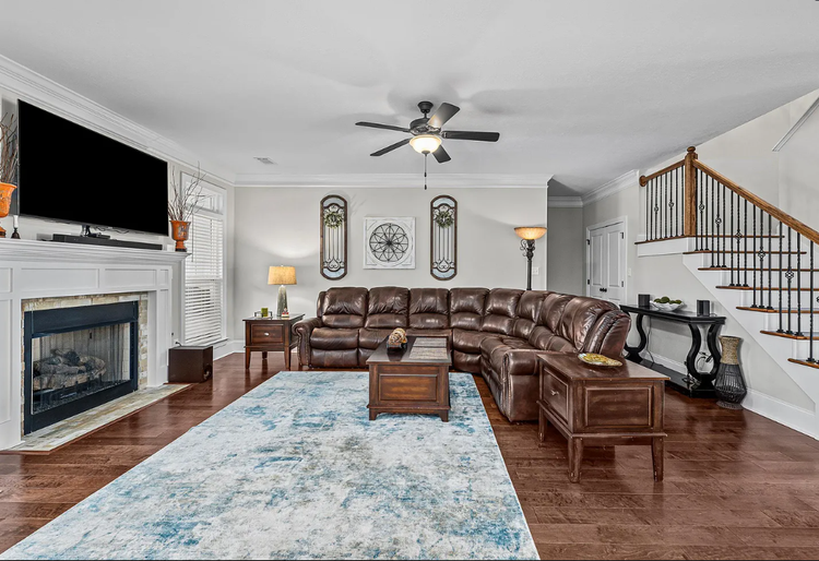 House 21, photo 2 of 10
