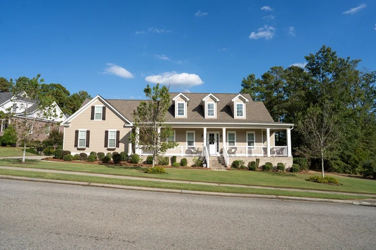 House 31, photo 1 of 18