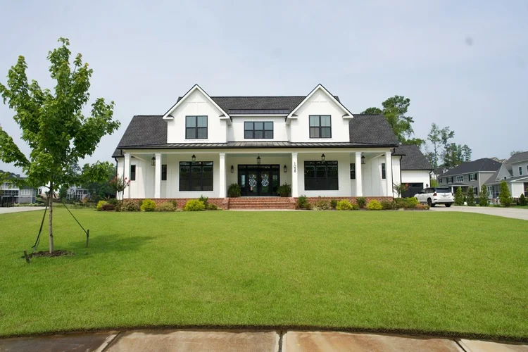 House 8, photo 1 of 34