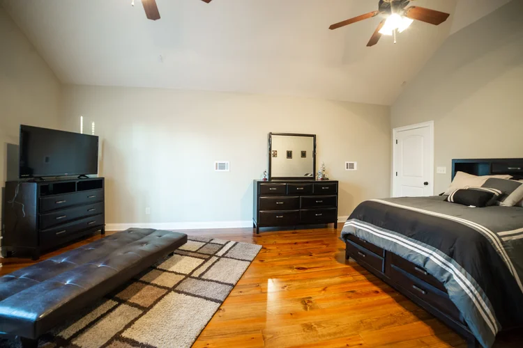 House 18, photo 6 of 29