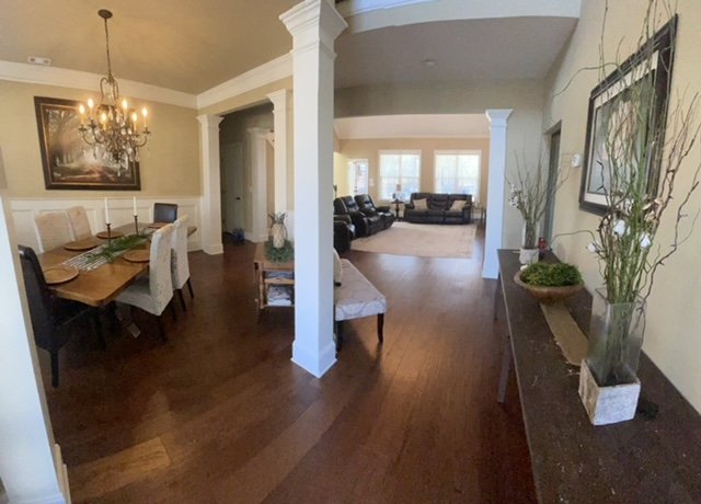House 22, photo 2 of 14