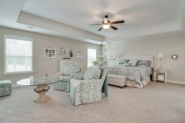 House 24, photo 6 of 14