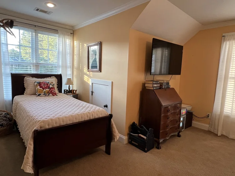 House 15, photo 16 of 24