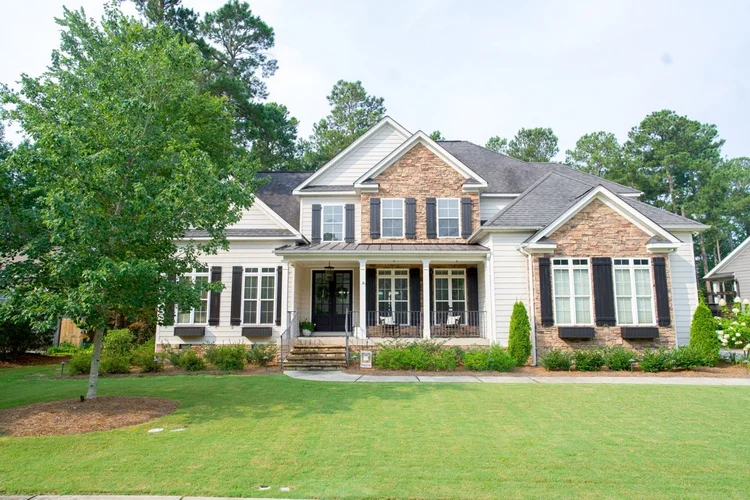 House 16, photo 1 of 18