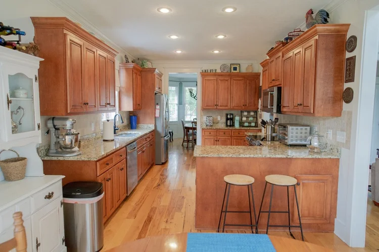 House 13, photo 5 of 13