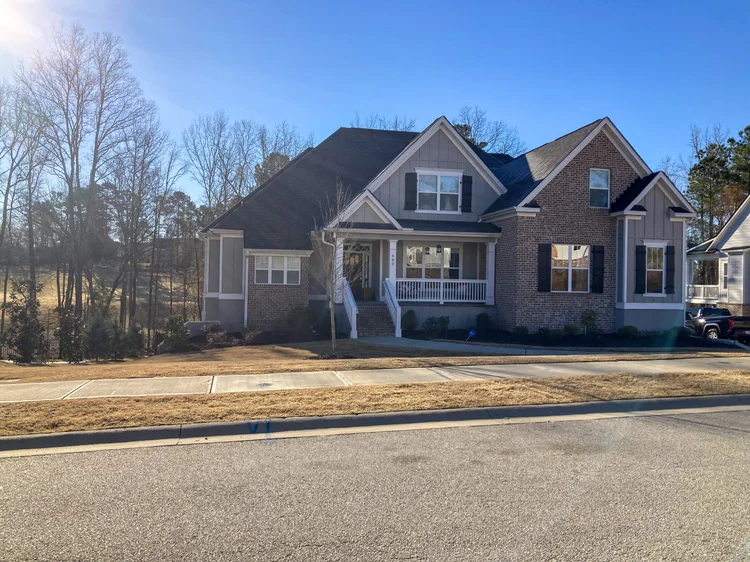 House 10, photo 1 of 10