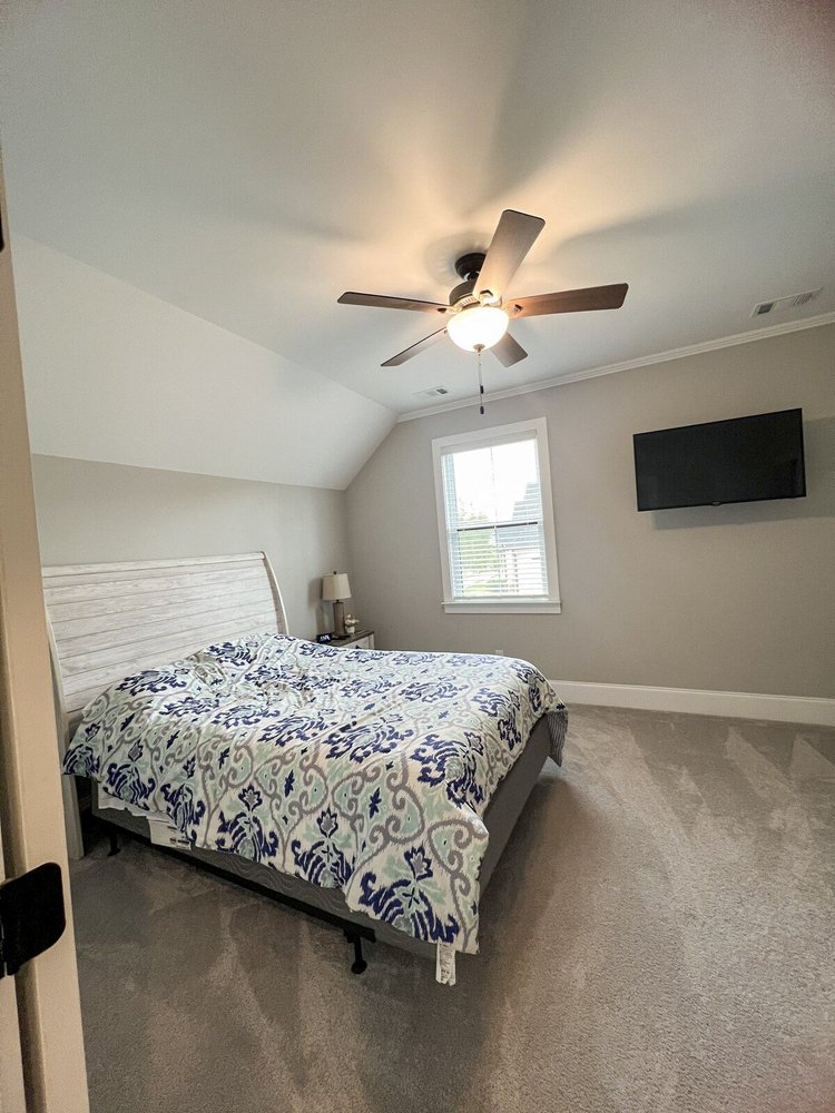 House 5, photo 9 of 10