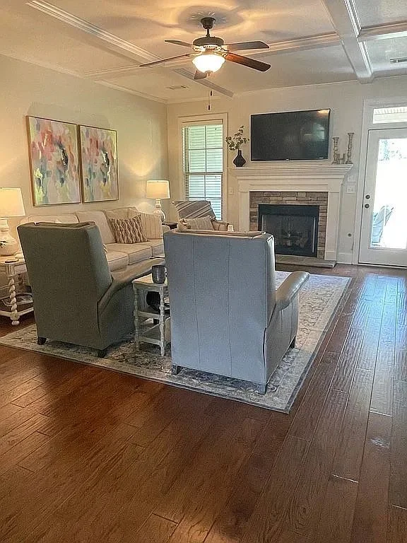 House 28, photo 7 of 13
