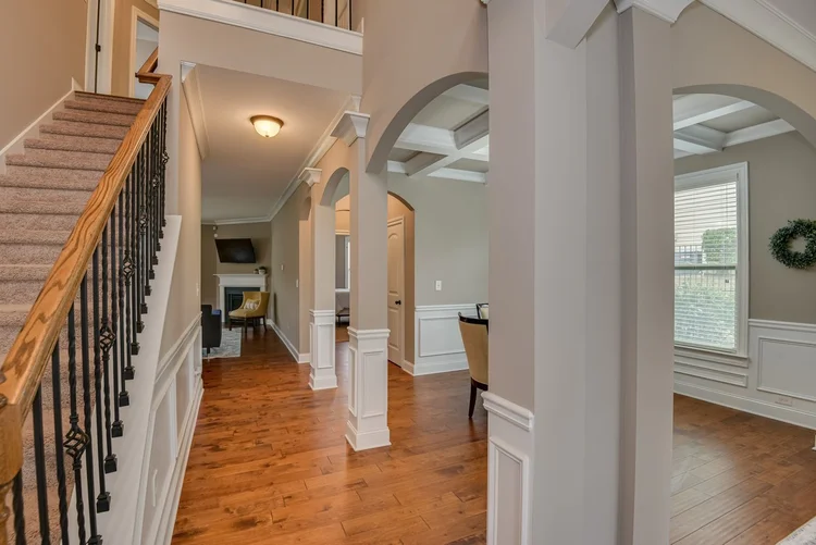 House 20, photo 2 of 10
